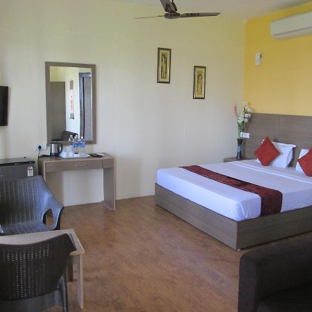 The Ashok Beach Resort Pondicherry Esterno foto